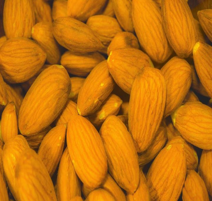 almonds-4227898_1920_0.jpg