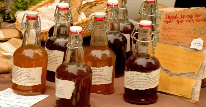 apple-cider-vinegar-g62dcf0c81_1920_0.jpg