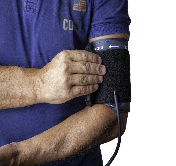 blood-pressure-monitor-1749577_1920_0.jpg