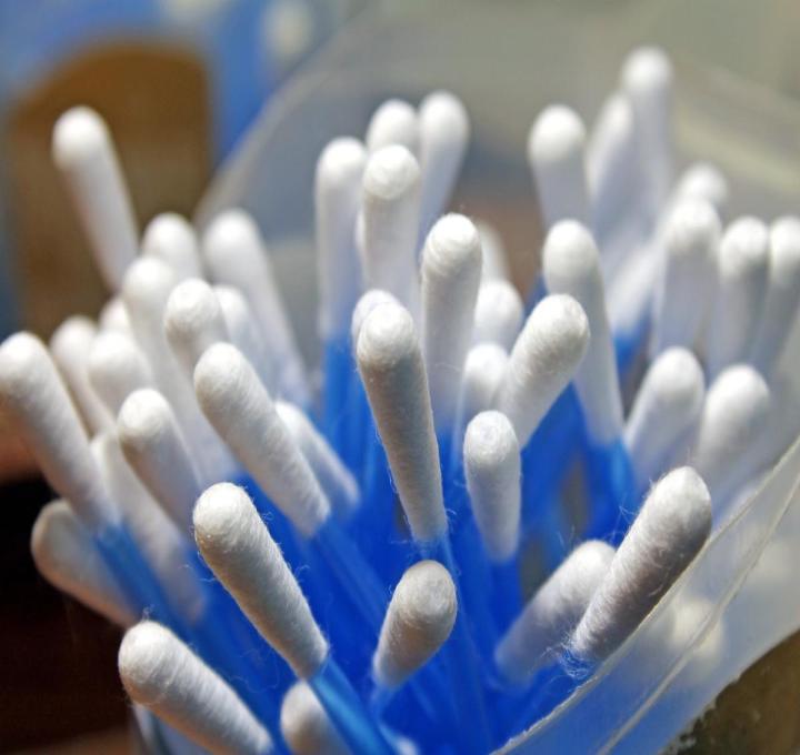cotton-swabs-592148_1920_0.jpg