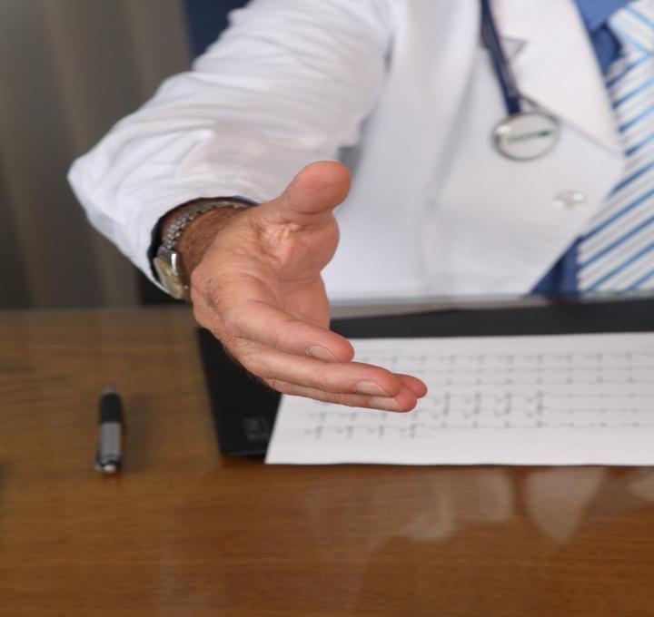 doctor-g70c86063a_1920_0.jpg