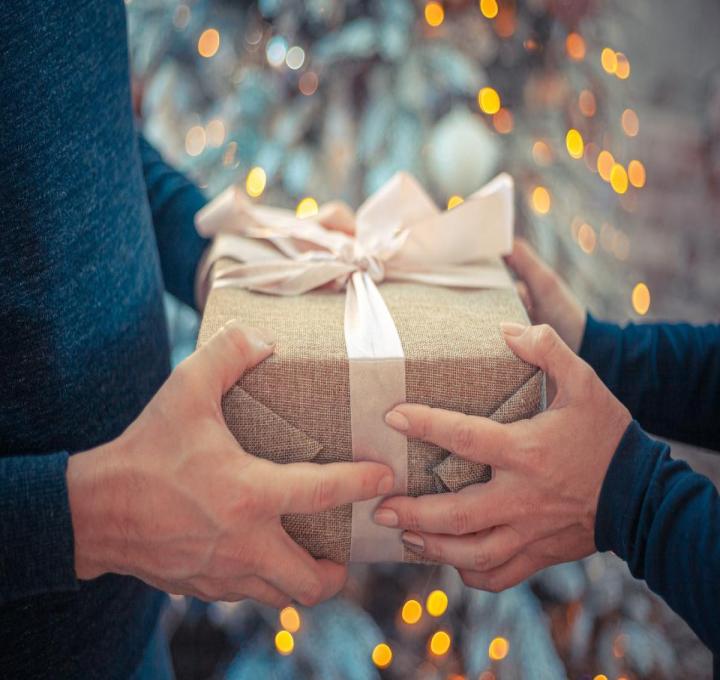 gift-4669449_1920_0.jpg