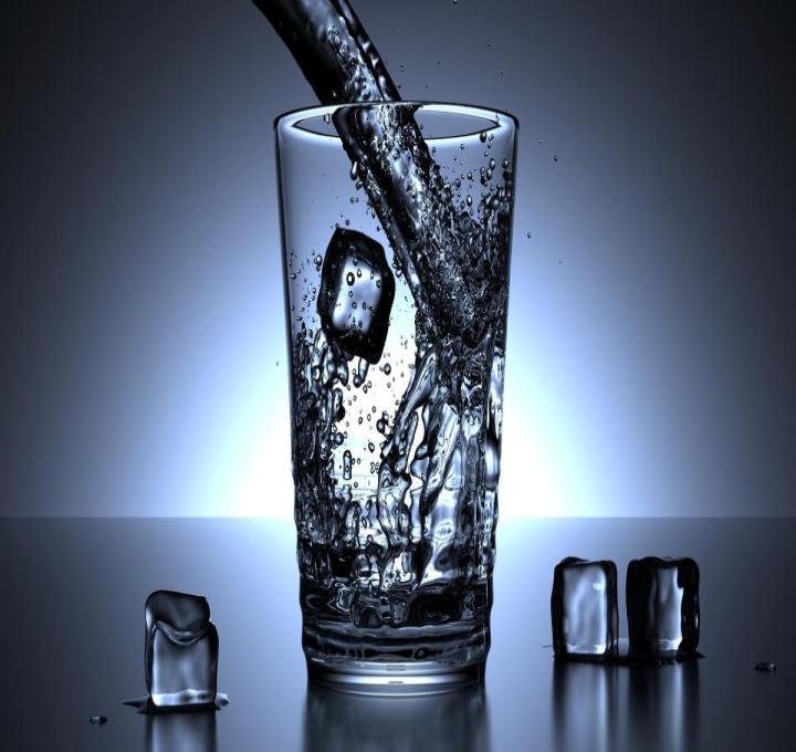 glass-1206584_1920_0.jpg