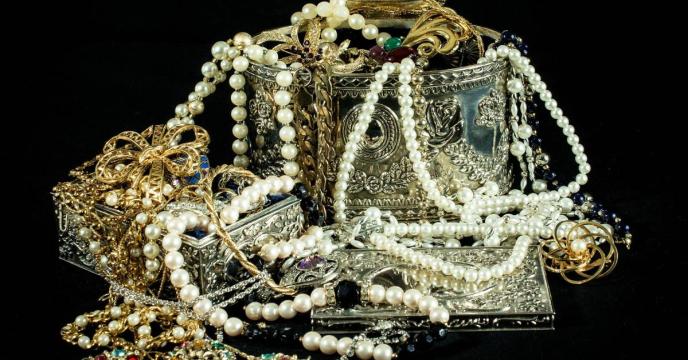 jewels-g82207e98e_1920_0.jpg