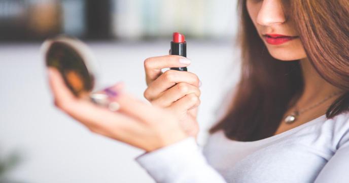 lipstick-g599f8f69c_1920_0.jpg
