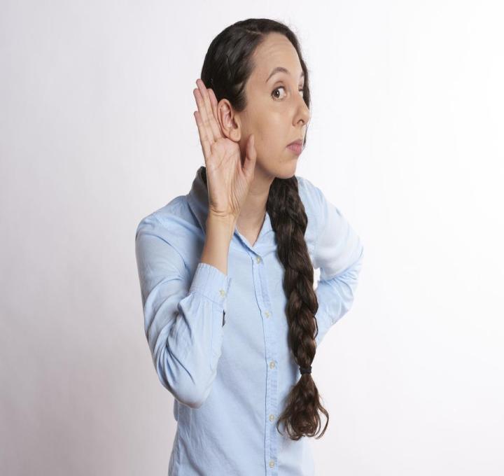 listen-2840235_1920_0.jpg