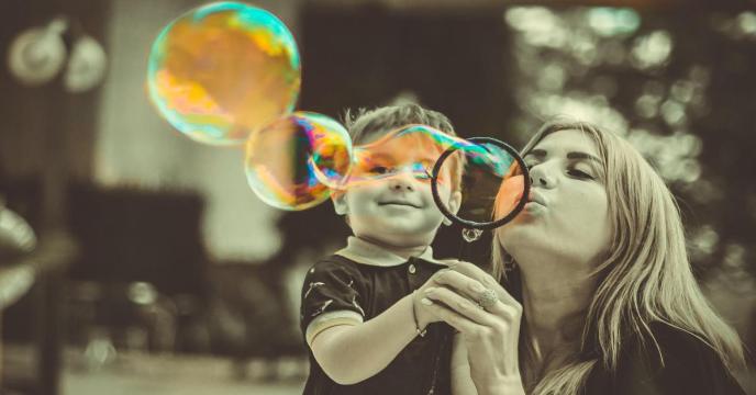 mother-gbbed00a96_1920_0.jpg