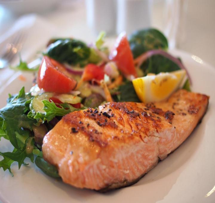 salmon-518032_1920_0.jpg