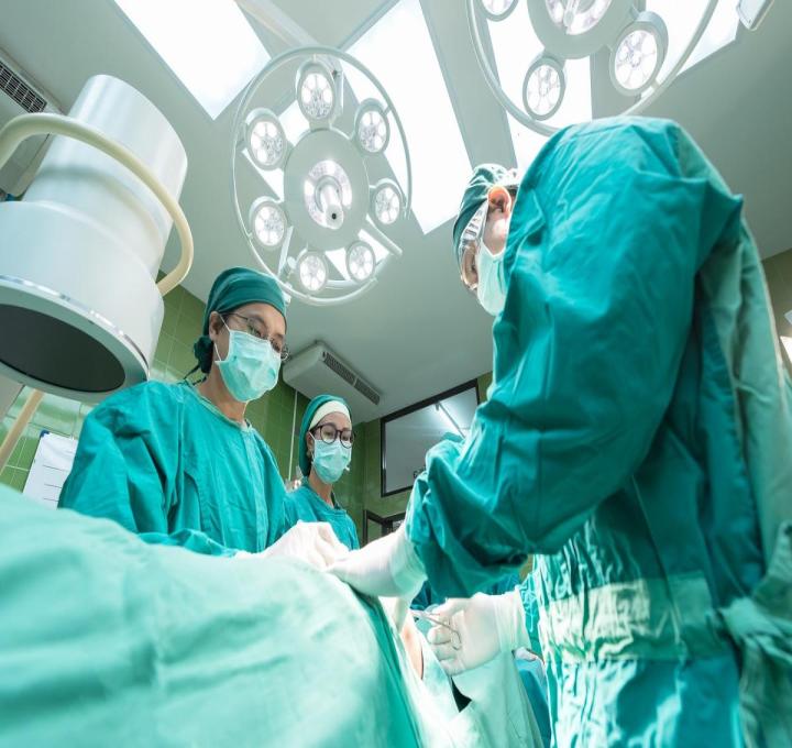 surgery-1807541_1920_0.jpg