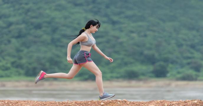 woman-g631f60ea9_1920_0.jpg