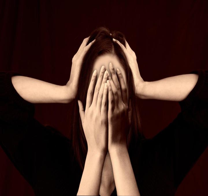 woman-gcec76318d_1920_0.jpg